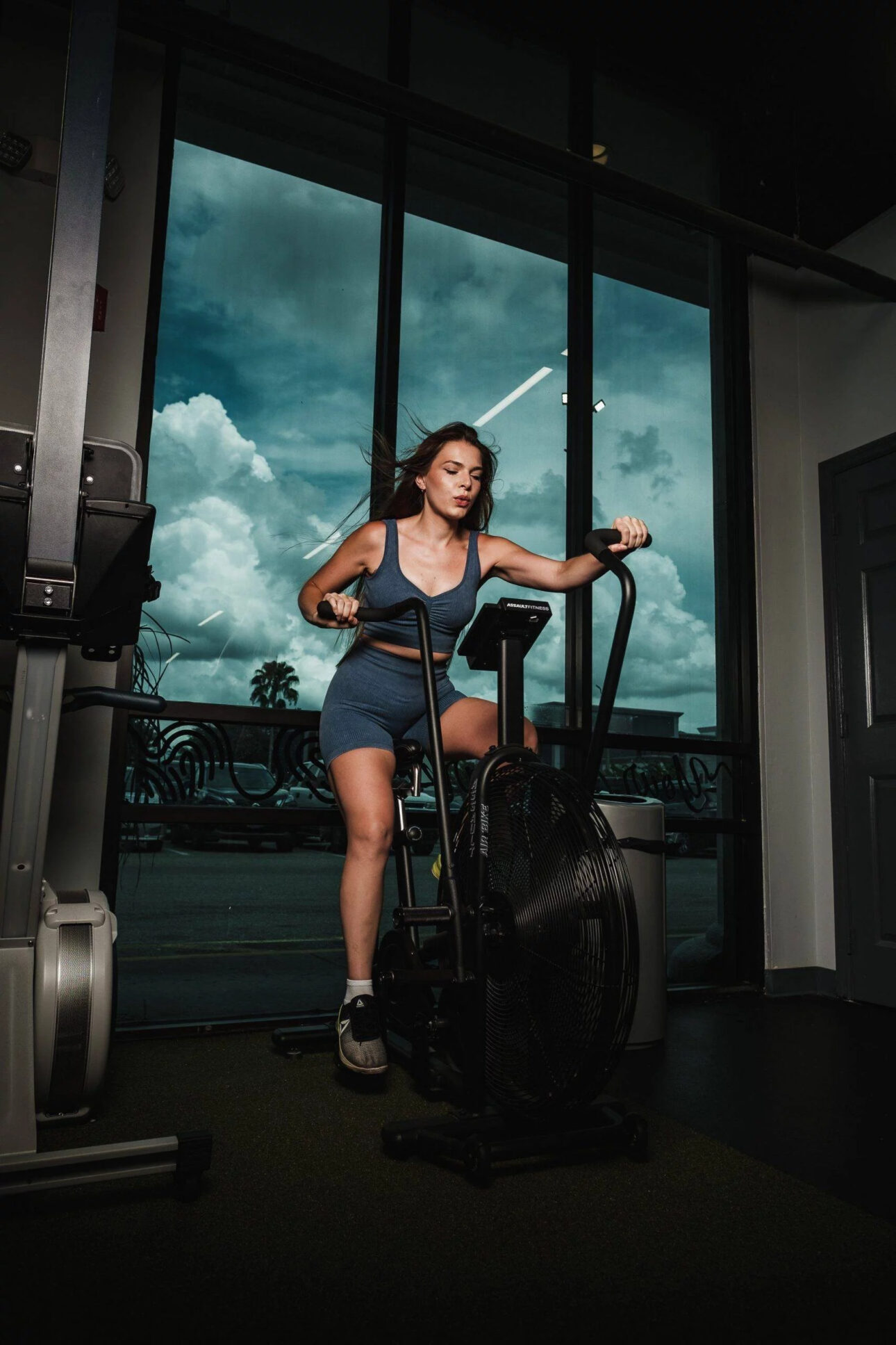 a qui s'adresse la gym, le fitness et le crossfit  les avantages de toutes les possibilités