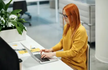 effet de la marche pendant un travail sédentaire sur les hormones