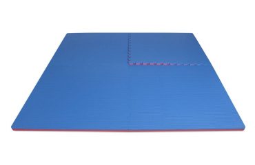 tapis tatami puzzle Épaisseur 4 cm rouge et bleu pour les sports gym et arts martiaux