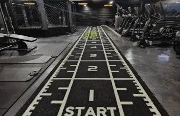 améliorez vos séances crossfit avec le gazon synthétique chez light in fitness