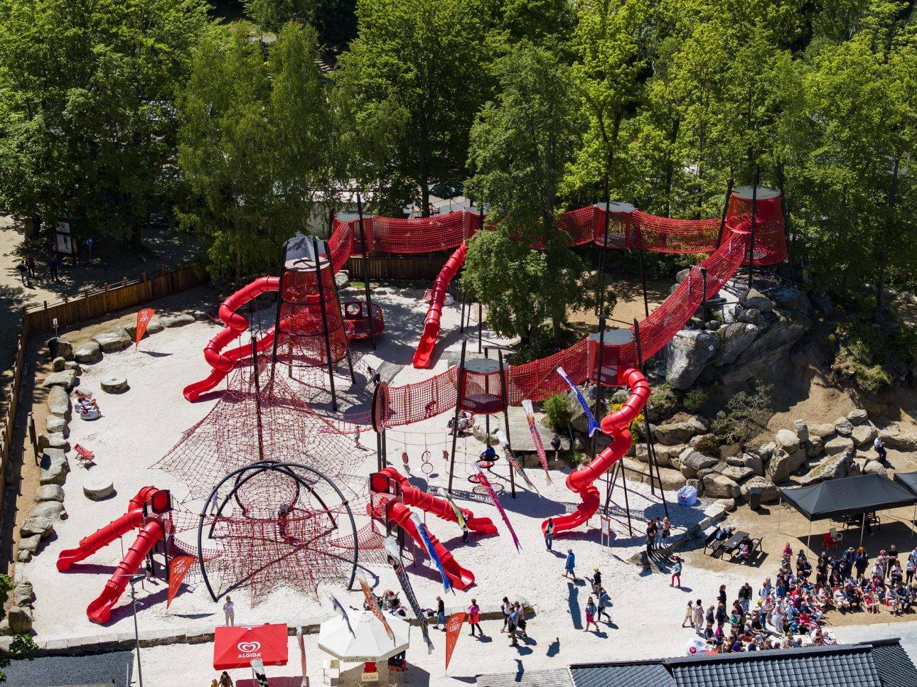 Découvrez comment Light In Fitness est le fabricant d'équipements d'aires de jeux extérieurs pour enfants numéro 1