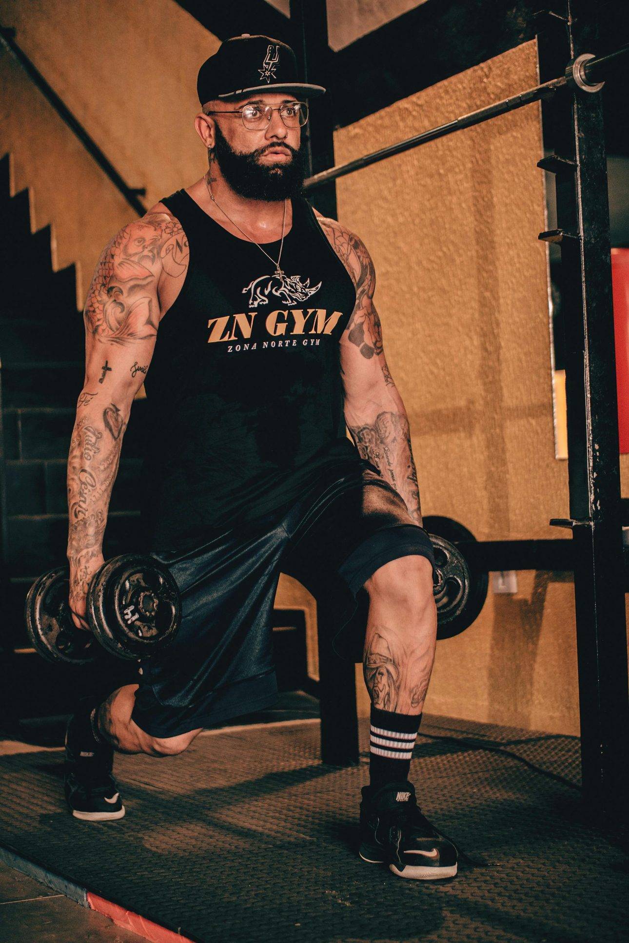 le squat bulgare avec haltères comment révolutionner votre entraînement des fessiers et des quadriceps