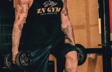 le squat bulgare avec haltères comment révolutionner votre entraînement des fessiers et des quadriceps le squat bulgare avec haltères comment révolutionner votre entraînement des fessiers et des quadriceps