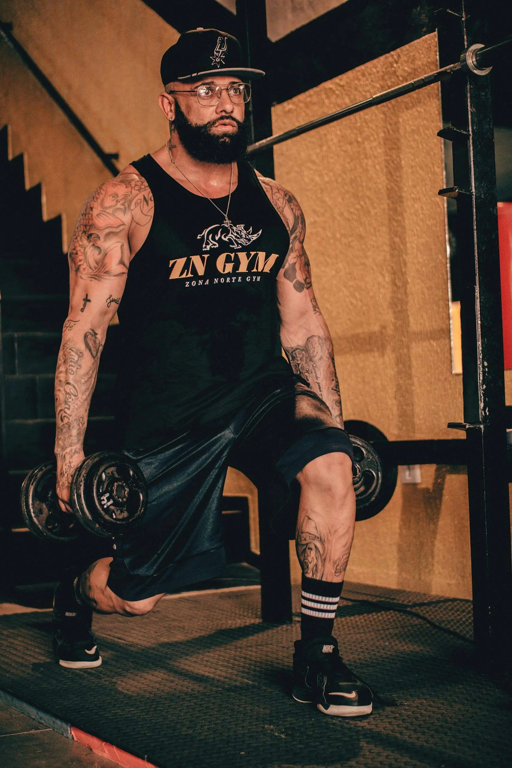 le squat bulgare avec haltères comment révolutionner votre entraînement des fessiers et des quadriceps