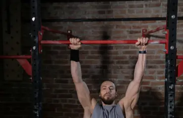 tractions sur une barre effets, quels muscles travaillent, technique correcte. comment commencer à faire du sport sur barre tractions sur une barre effets, quels muscles travaillent, technique correcte. comment commencer à faire du sport sur barre