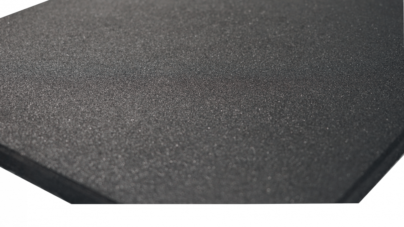 dalle amortissante caoutchouc 1 mètre x 1 mètre avec une épaisseur de 25mm dotée d'un grain fin de couleur noire