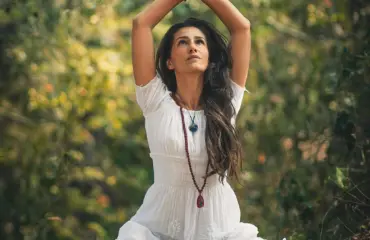 yoga prénatal et postnatal bienfaits clés et pratiques essentielles pour les futures et nouvelles mamans