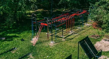 Cages et Structures Ninja et OCR chez Light in Fitness - Préparez-vous pour des Entraînements Extrêmes