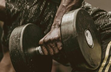 PLAN D'ENTRAÎNEMENT DE PRISE DE MASSE – ERREURS, CONSEILS