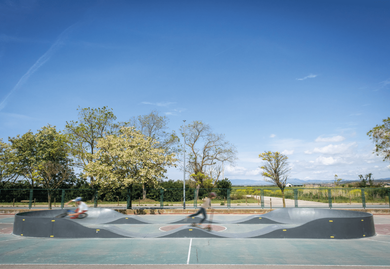 Comment faire un pump track sur mesure avec Light In fitness en polyester renforcé de fibre de verre