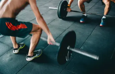 CATABOLISME MUSCULAIRE – QU’EST-CE QUE C’EST, QUAND SE PRODUIT-IL ET COMMENT LE PRÉVENIR