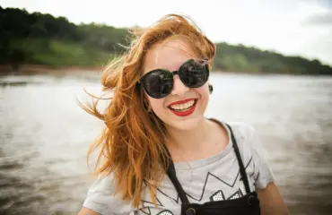 Sourire nous rend heureux