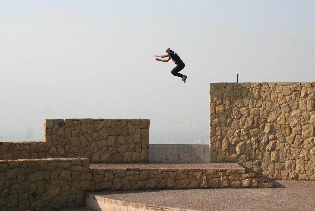 Quelle est la différence entre l activité ninja et le parkour