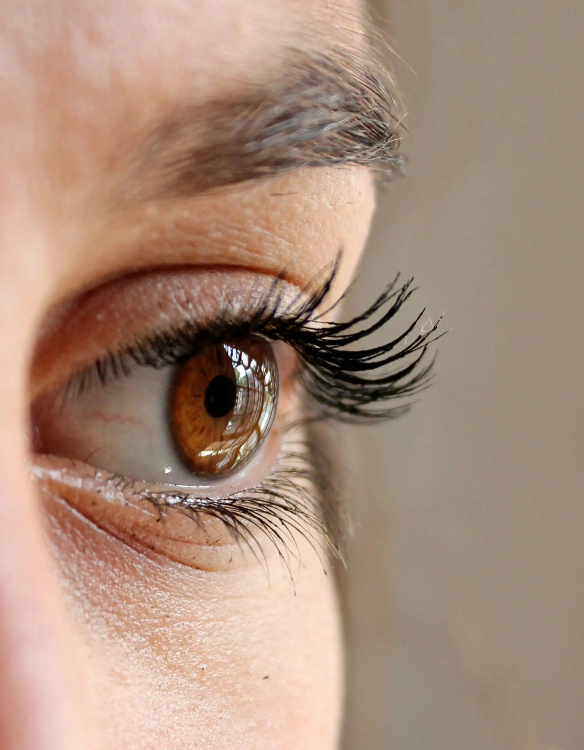 Taches et zones sombres devant les yeux d'où viennent-elles et comment les éviter