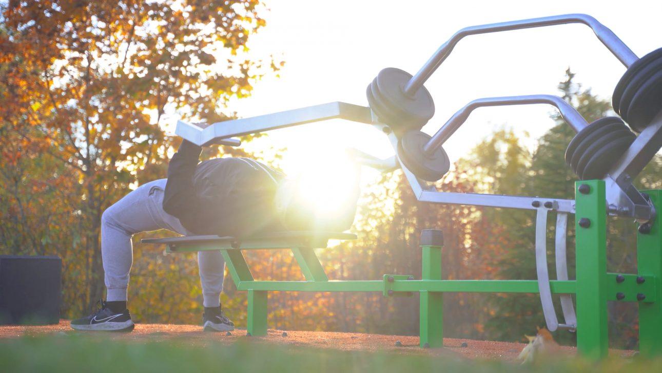 Comparatif des Appareils de Musculation Professionnels Extérieur vs Intérieur