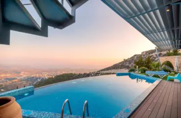Quel est le meilleur revêtement de sol piscine pour ne pas glisser