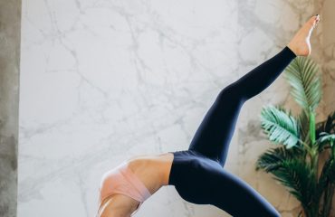 Boostez votre flexibilité avec ces 8 postures de yoga (dos, hanches, épaules)