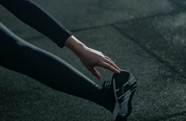 Dalles amortissantes 100×100 10/15/20/25/40/50 mm — comment choisir (sans se tromper)