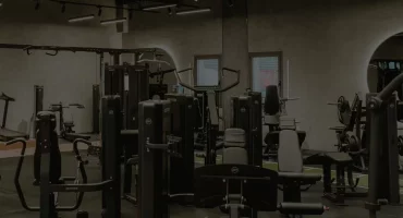 Équiper une salle de sport commerciale - le guide complet (matériel, plan, normes, budget et méthode pro)