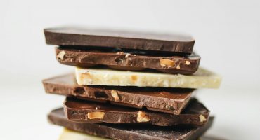 QUELLES SONT LES DIFFÉRENCES ENTRE LES CHOCOLATS TENEUR EN CACAO, SUCRES, MINÉRAUX ET BIENFAITS