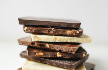 quelles sont les diffÉrences entre les chocolats teneur en cacao, sucres, minÉraux et bienfaits QUELLES SONT LES DIFFÉRENCES ENTRE LES CHOCOLATS TENEUR EN CACAO, SUCRES, MINÉRAUX ET BIENFAITS