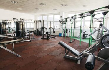 Combien coûte vraiment d’équiper une salle de sport pro en 2026 (Les vrais ordres de grandeur)