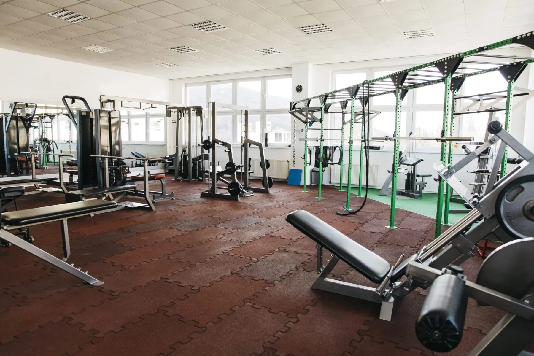 Combien coûte vraiment d’équiper une salle de sport pro en 2026 (Les vrais ordres de grandeur)