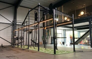 Quelle marque choisir pour une cage de CrossFit sur mesure quand on a une salle avec beaucoup de contraintes de hauteur et de poteaux ?