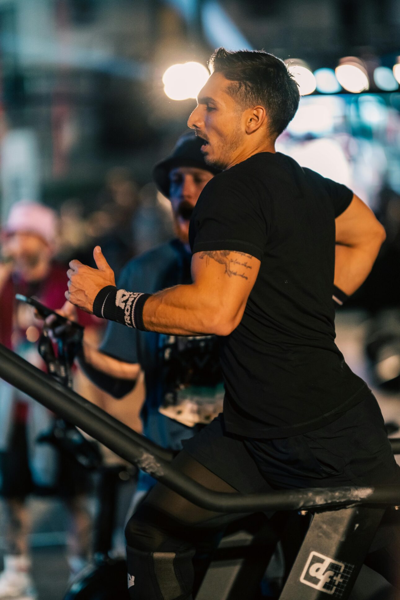 Solutions de remise en forme axées sur l’hospitalité ensembles de produits & services adaptés aux hôtels (espace limité)