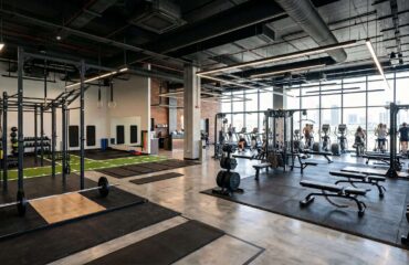 Équiper une salle de sport de 200 m² : aménagement, équipement et budget 2026