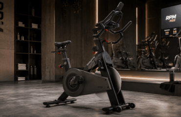 vélo de biking et spinning professionnel les 2 méthodes de freinage et les 2 méthodes d'entraînement de la roue pour vos cours collectifs rpm selon notre expert