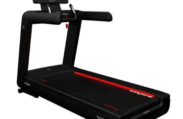 Tapis de course noir moderne Bodytone avec écran tactile.
