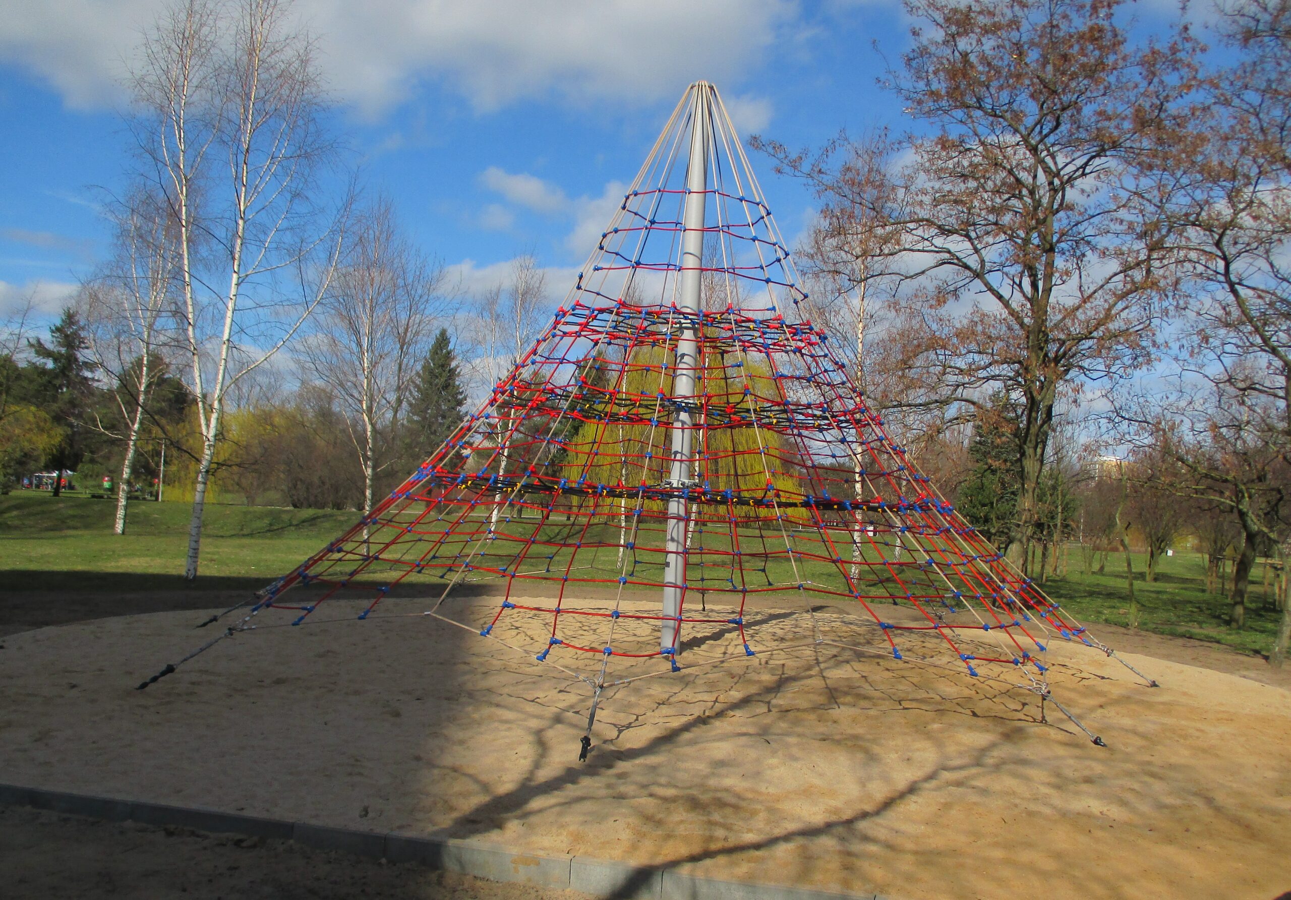 pyramide de jeu en corde 6,5 m pour aire de jeux exterieure