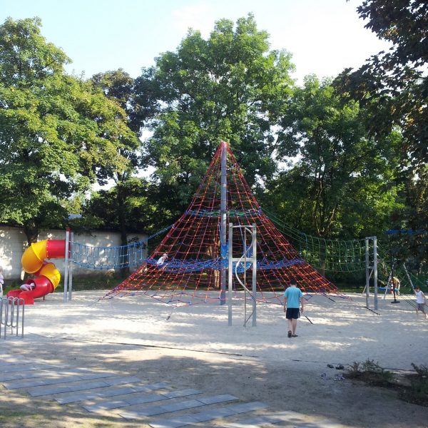 pyramide de jeu en corde 7 m vue detaillee 1