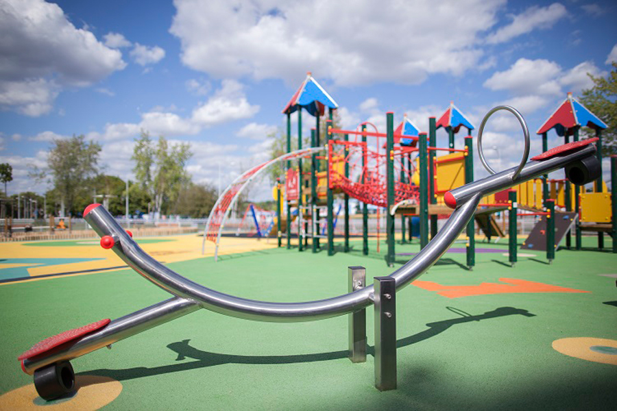 balancoire a bascule pour aire de jeux exterieure