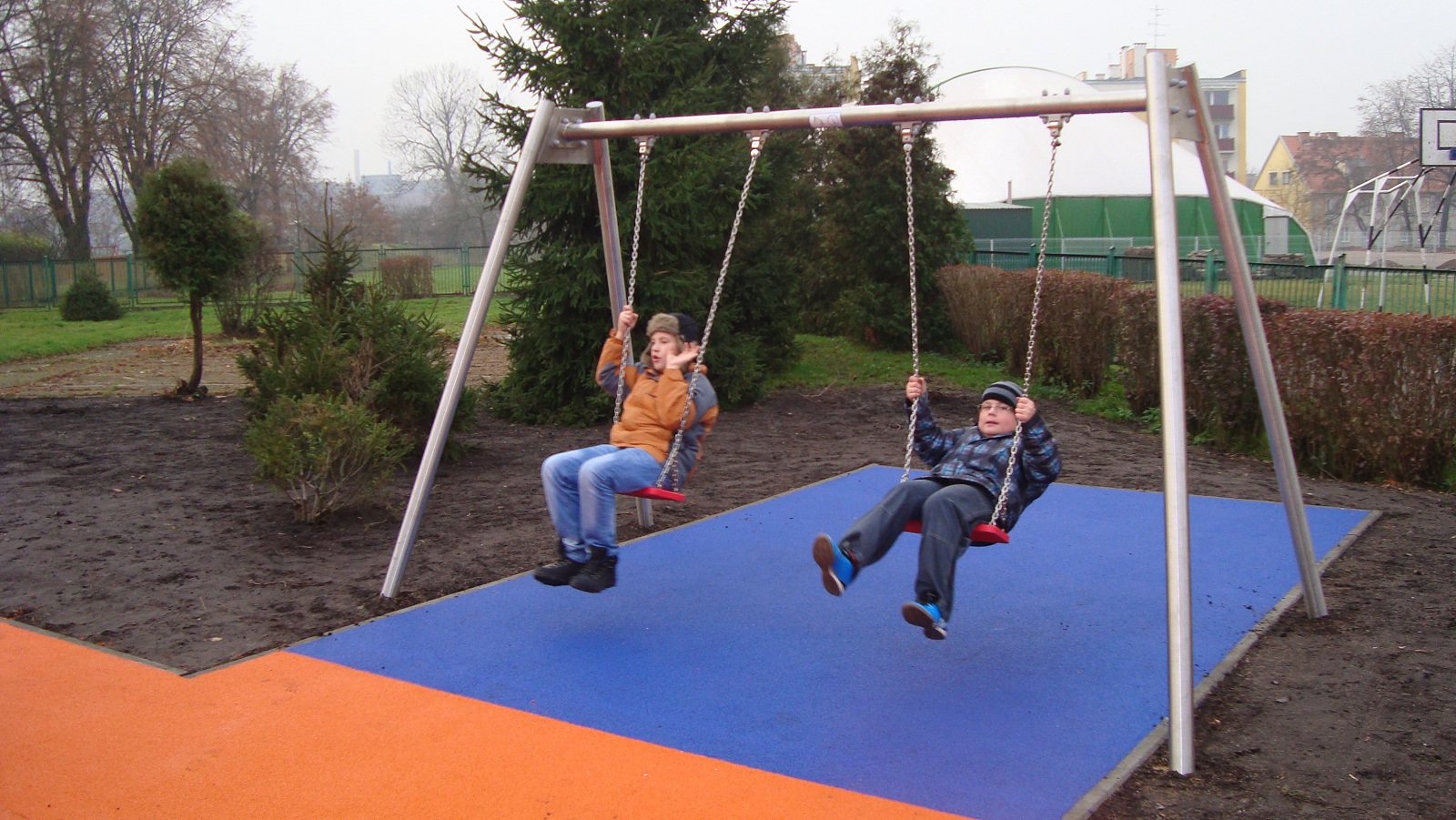 balancoire double pour aire de jeux exterieure