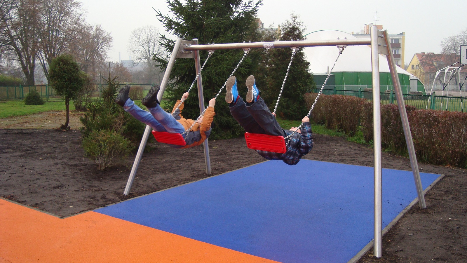 balancoire double pour aire de jeux exterieure