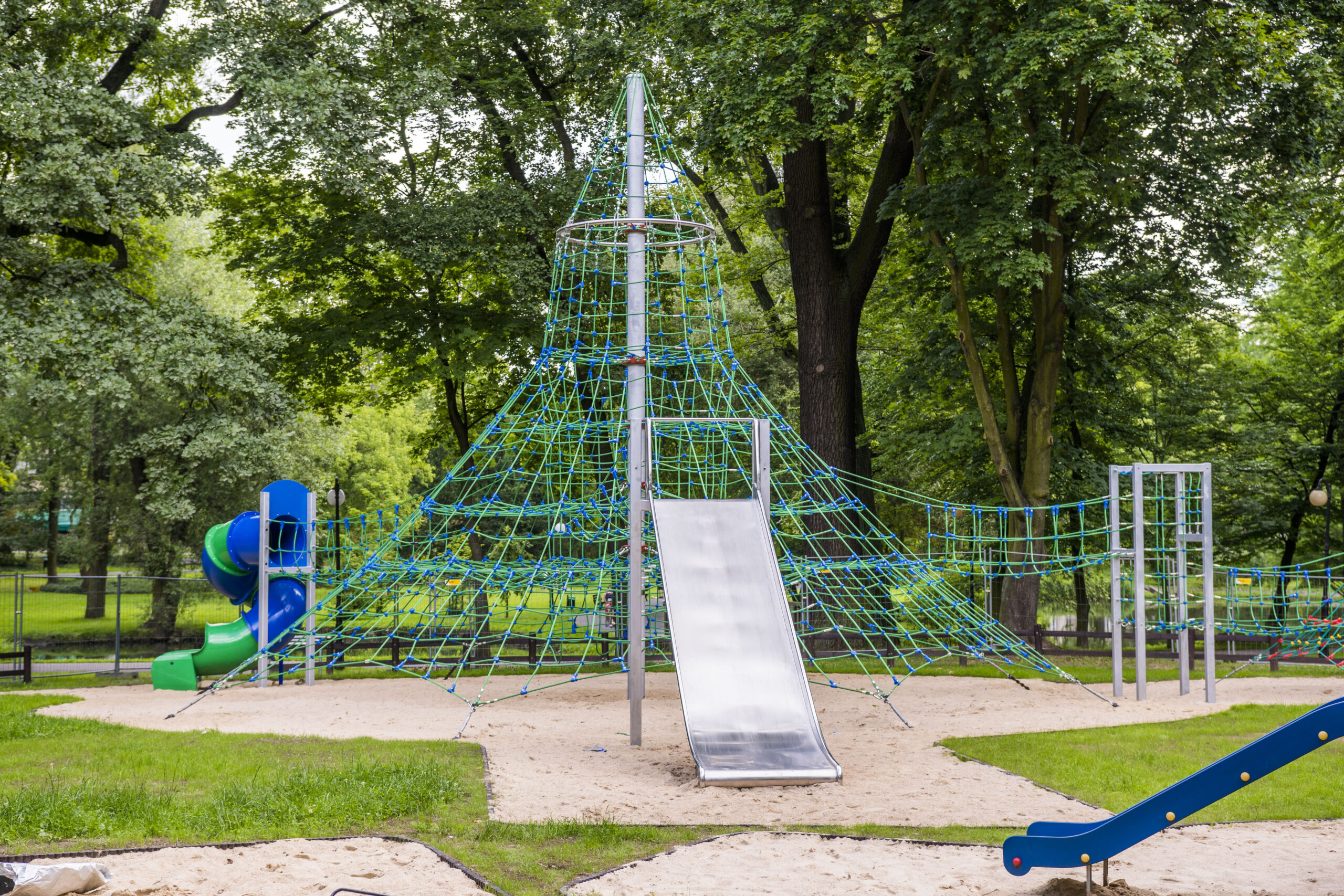 pyramide de jeu en corde 8 m vue detaillee 3