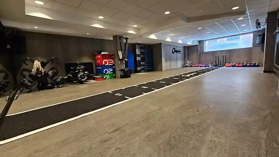 Piste de sprint dans un studio d entrainement