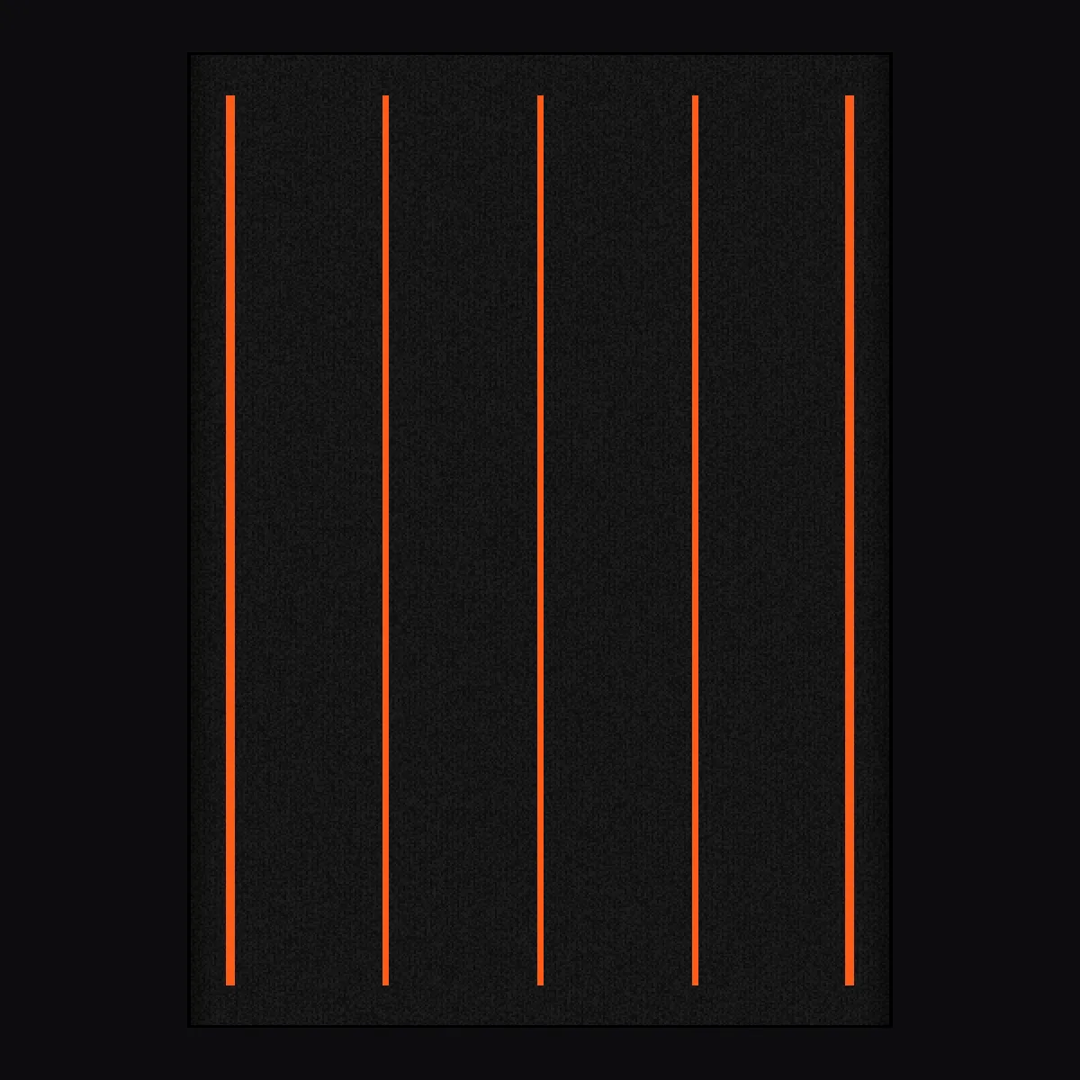 Piste Gazon 16 mm H4, vue de dessus, marquage orange sur gazon noir